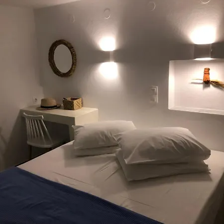 Angie's Appartement Páros