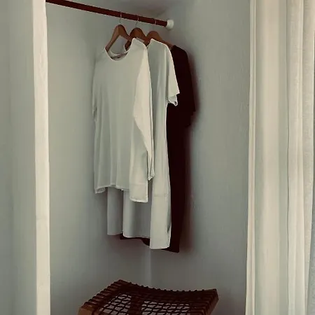 Angie's פארוס