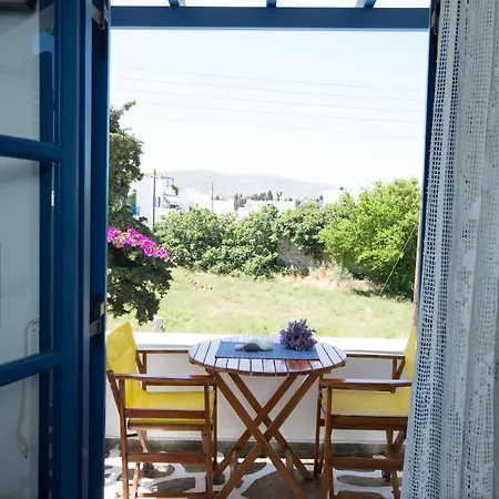 Angie's * פארוס