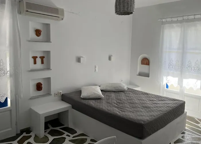 Angie's Parikia (Paros)